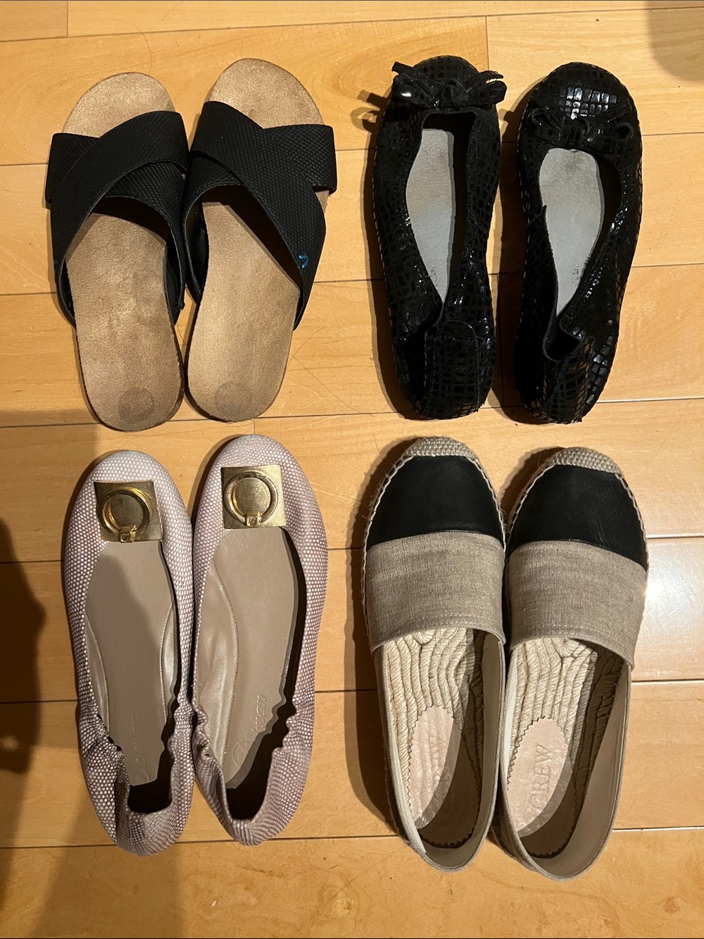 Bundle of 4 pairs of flats/sandals